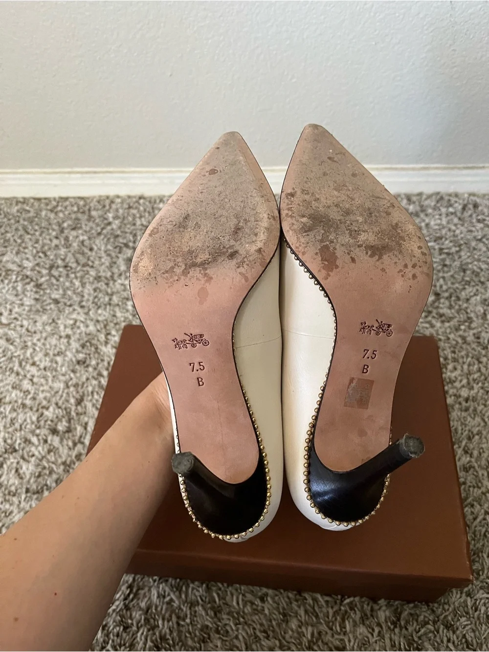 Coach Chalk Tamera Dress Nappa Chain Detail Pump Heels Women's Size 7.5 - Picture 8 of 14